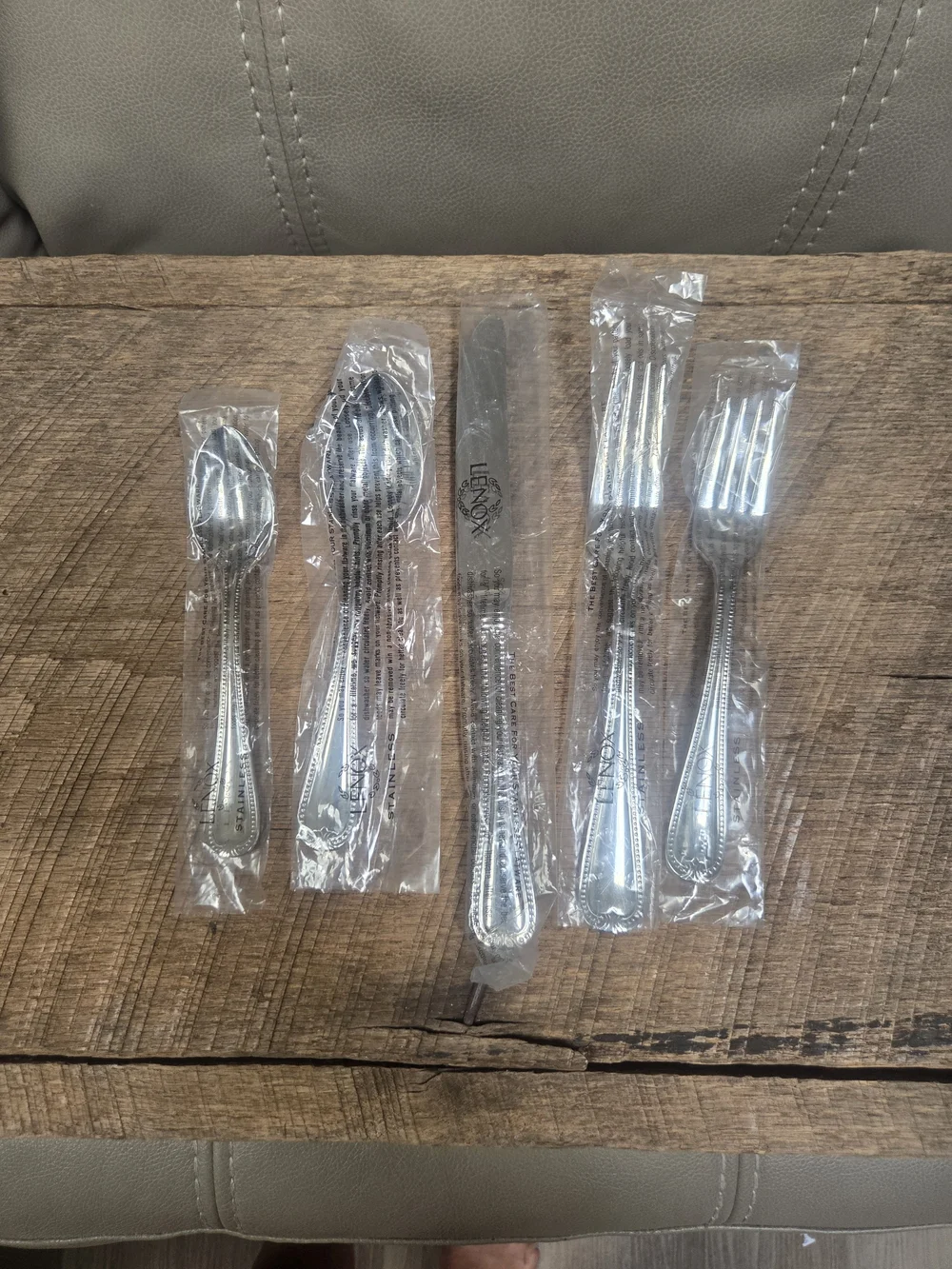 *NEW* LENOX Vintage Jewel Stainless Steel Flatware ~ Full Service for 8 ~ 40 Pcs